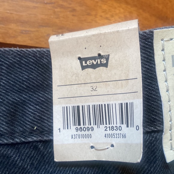 NWT Levi's Silvertab™ High-Rise Mom Jean Shorts Black 32 - Picture 6 of 12